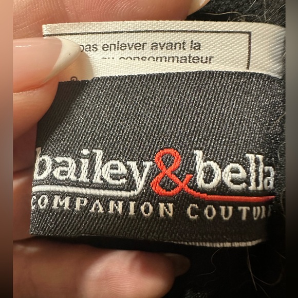 BAILEY AND BELLA Winter Dog Coat w/ Leash Rings (Lg but fits like Sm-Md) - Picture 5 of 6